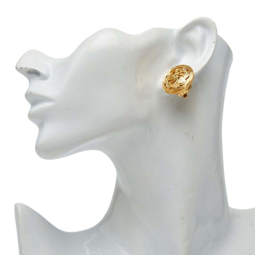 CHANEL Authentic Earrings - Picture 5 of 5